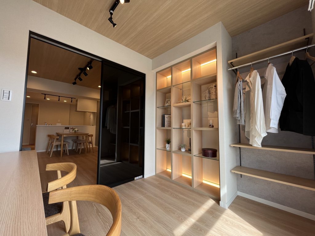 オシャレな高さ調節可能な建具