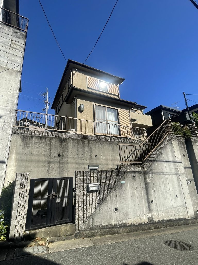 外観　南側道路より撮影