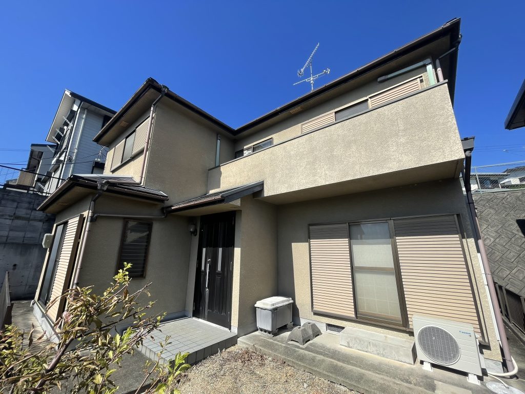 建物外観　南側庭より撮影